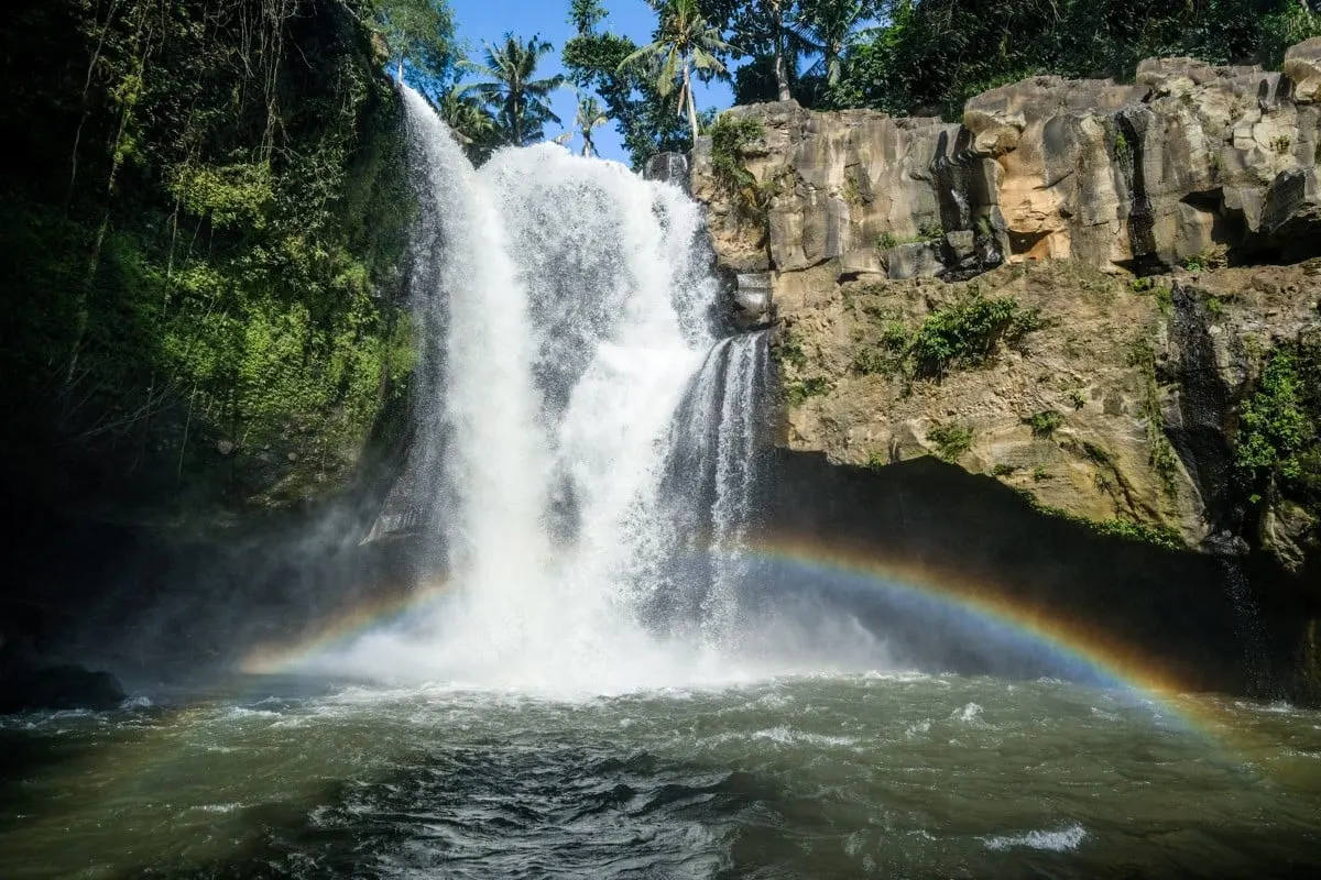 Tegenungan waterfall